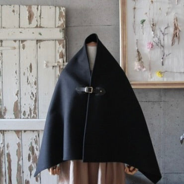 ウールメルトン】ポンチョ ブラック×黒色レザー アルパカ混 – RAG-STORE