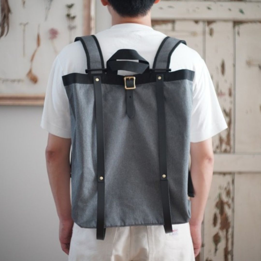 【超軽量】2WAYリュック メランジグレー×黒色レザー ナイロンキャンバス素材 容量16L 400g
