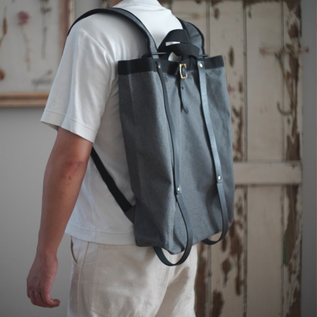 【超軽量】2WAYリュック メランジグレー×黒色レザー ナイロンキャンバス素材 容量16L 400g