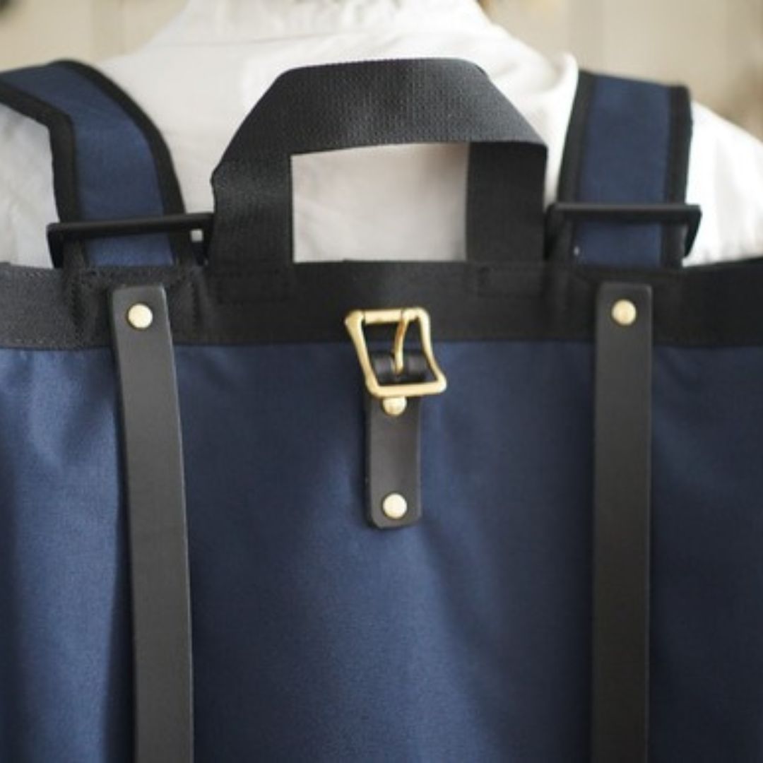 【超軽量】2WAYリュック ネイビー×黒色レザー ナイロンキャンバス素材 容量16L 400g