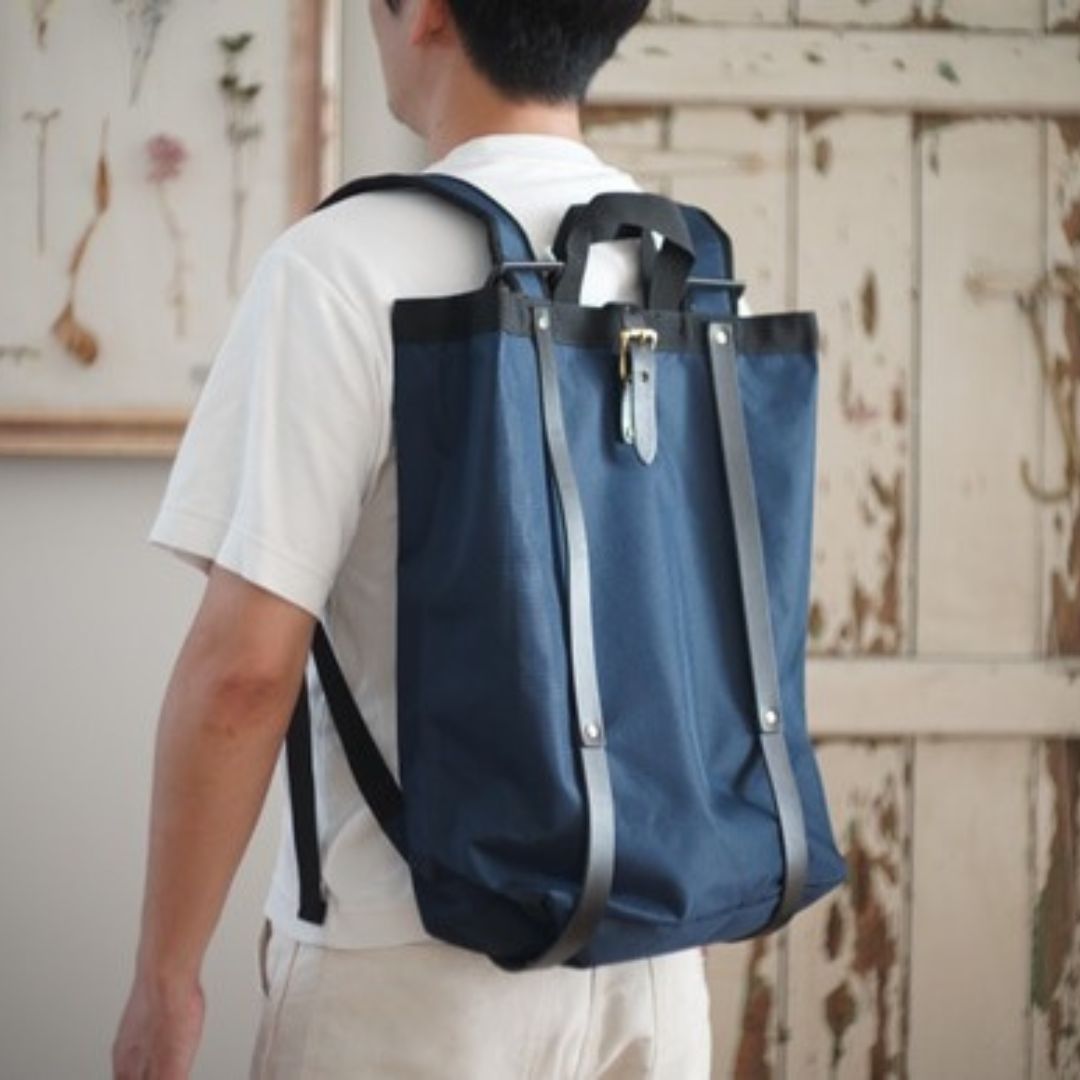 【超軽量】2WAYリュック ネイビー×黒色レザー ナイロンキャンバス素材 容量16L 400g