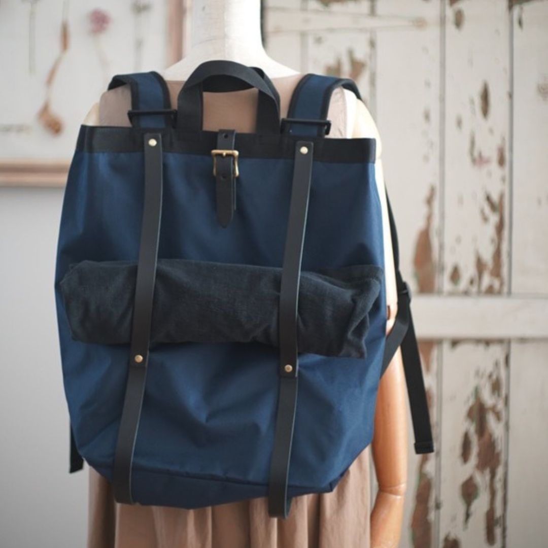 【超軽量】2WAYリュック ネイビー×黒色レザー ナイロンキャンバス素材 容量16L 400g