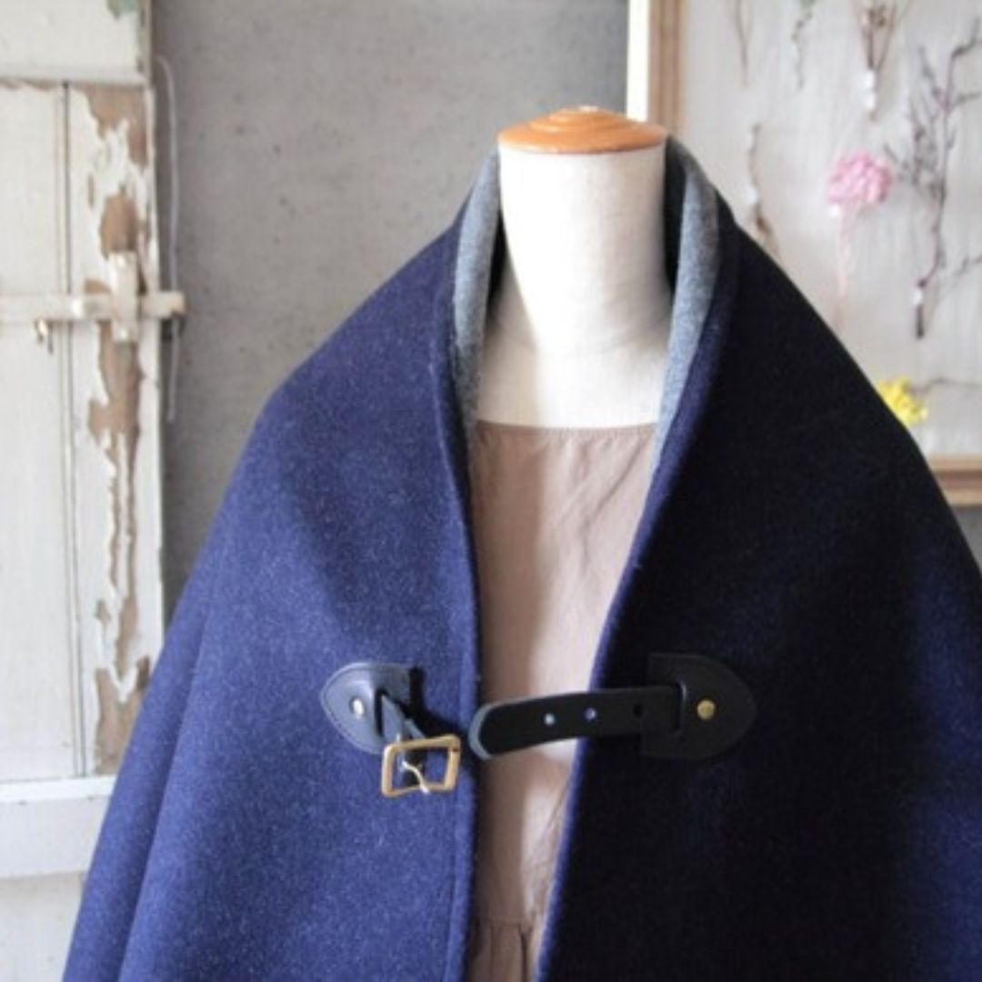 ネイビーウール混紡ポンチョスタイルジャケット ウールメルトン】ポンチョ ネイビー×黒色レザー 二重織 – RAG-STORE
