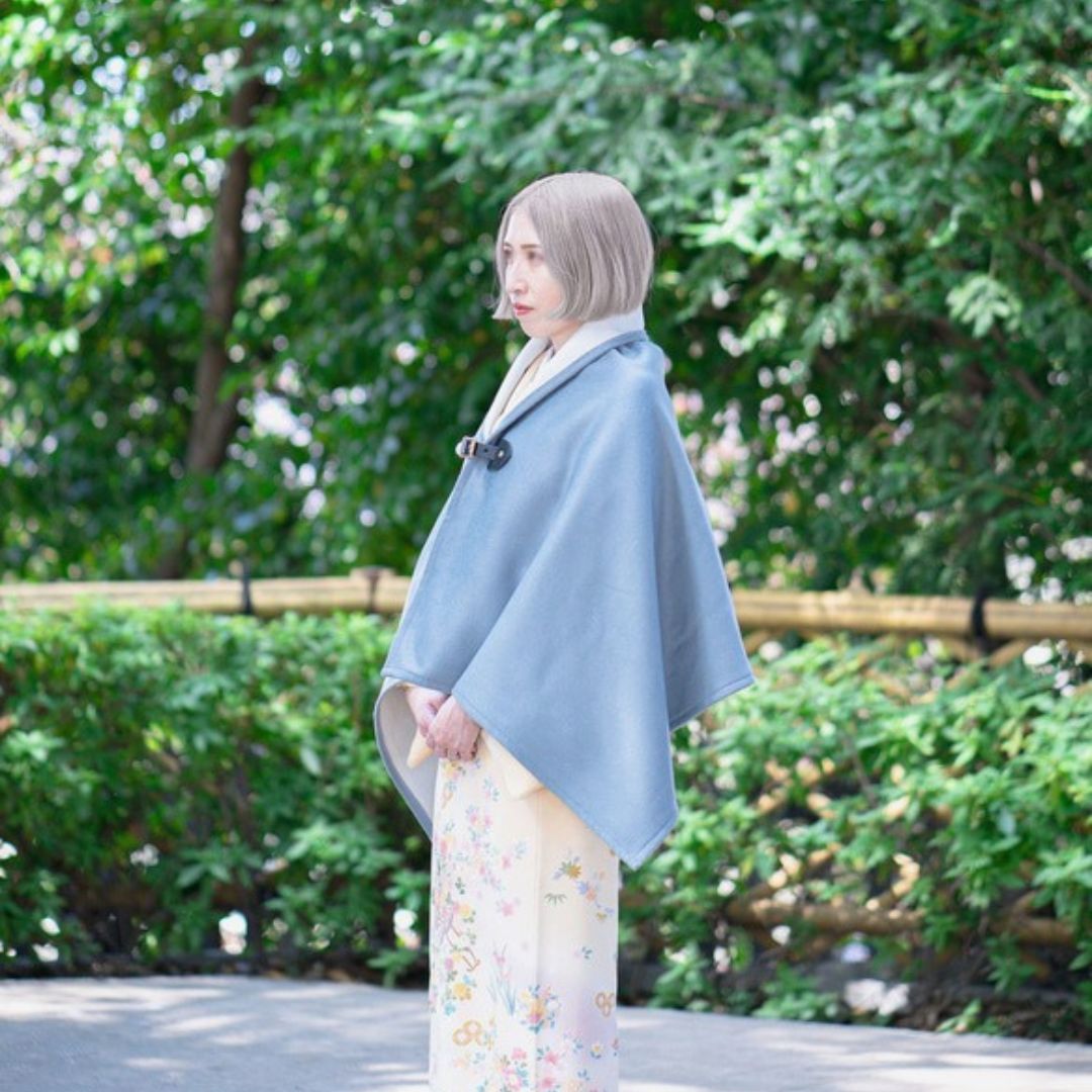 【カシミア100％】ポンチョ サックス×黒色レザー 二重織